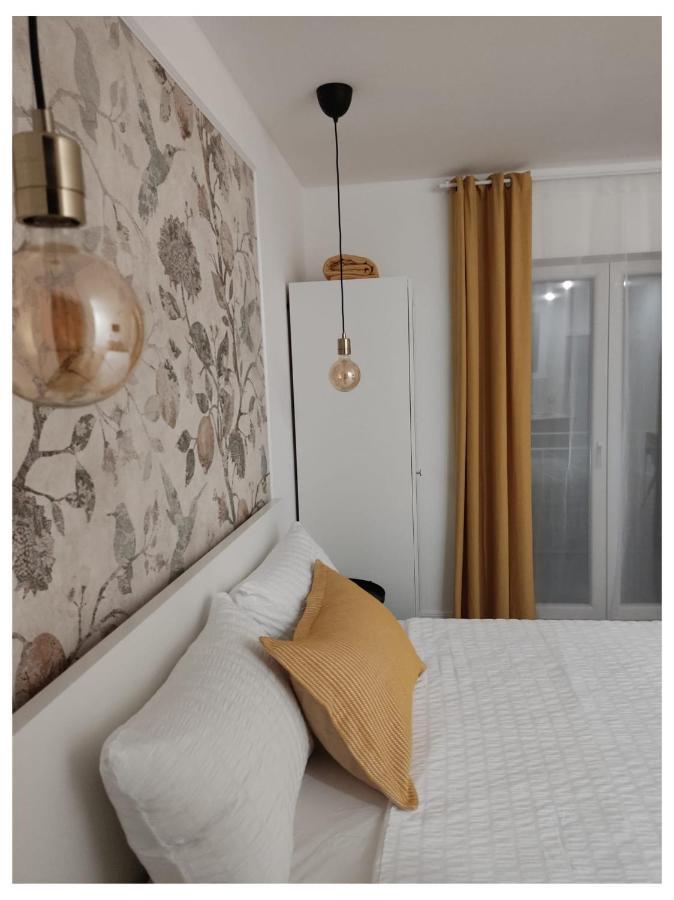 Mina Lux Jelsa Apartment Йелса Екстериор снимка